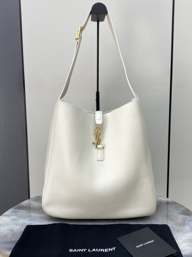 LE5A7 라지 가죽 소프트 클러치