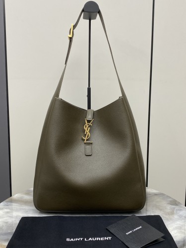 LE5A7 라지 가죽 소프트 클러치