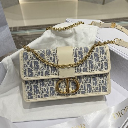 30 Montaigne East-West 체인백