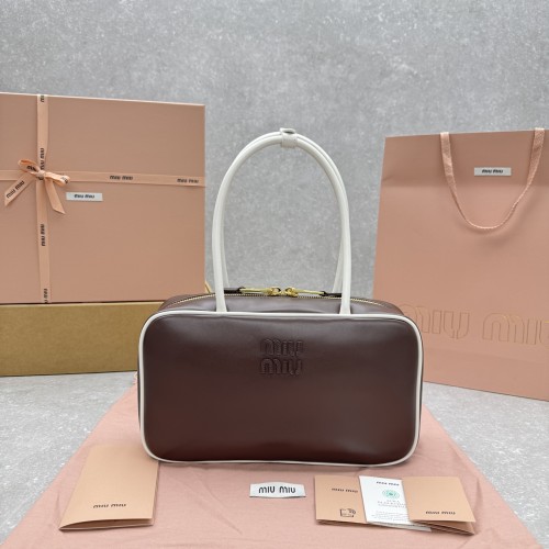 레더 보우 탑핸들백