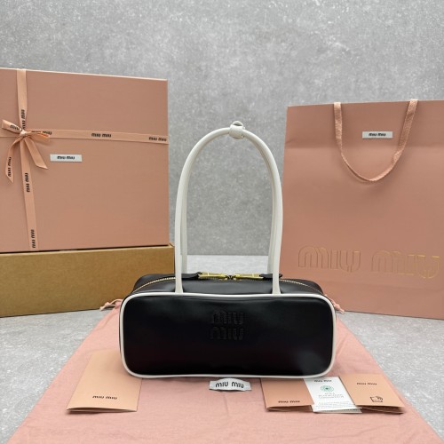 레더 보우 탑핸들백